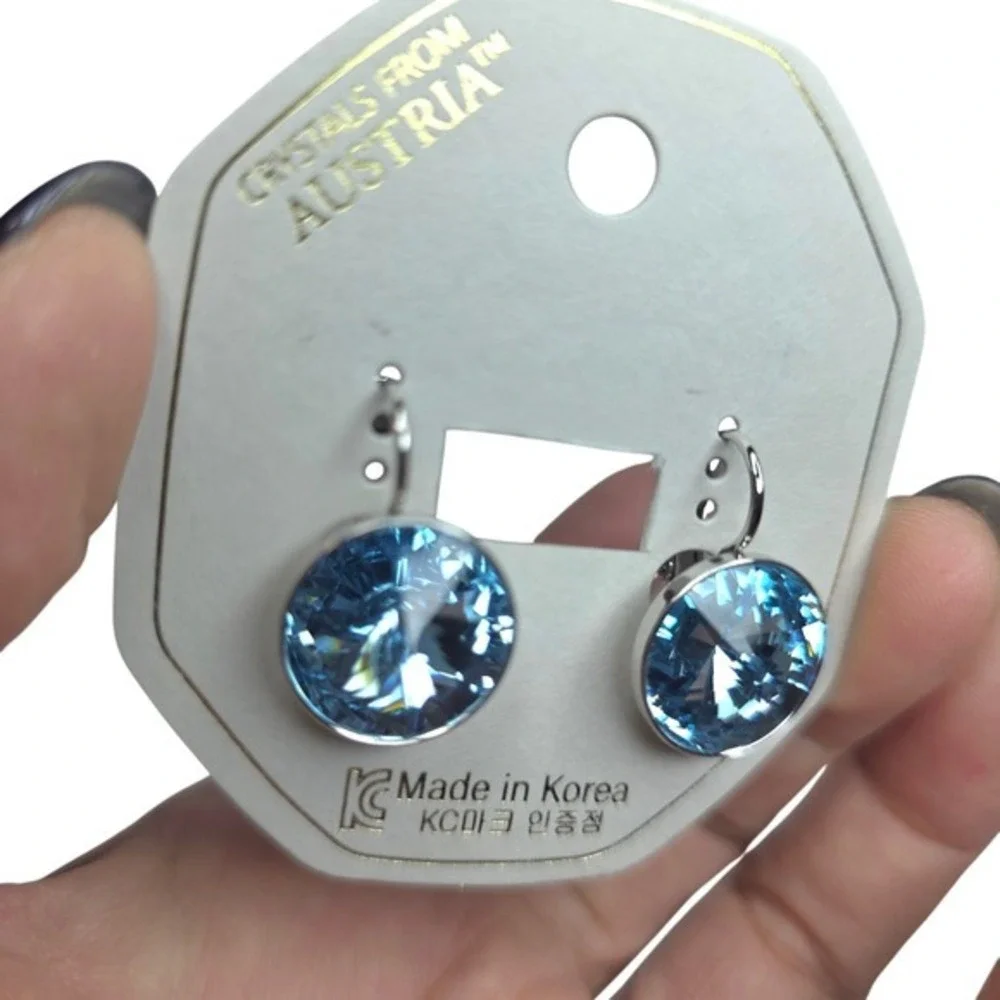 NWT SwarovskiElement AquamarineBlue 15mm Leverback Dangle‎ Platinum Plated Bling